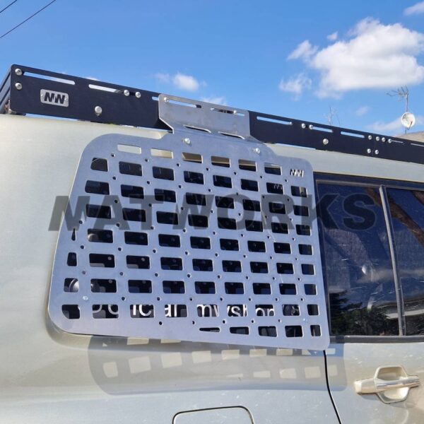 Molle panel exterior Mat works para Mitsubishi Montero v80