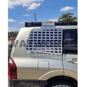 Molle panel exterior Mat works para Mitsubishi Montero v80